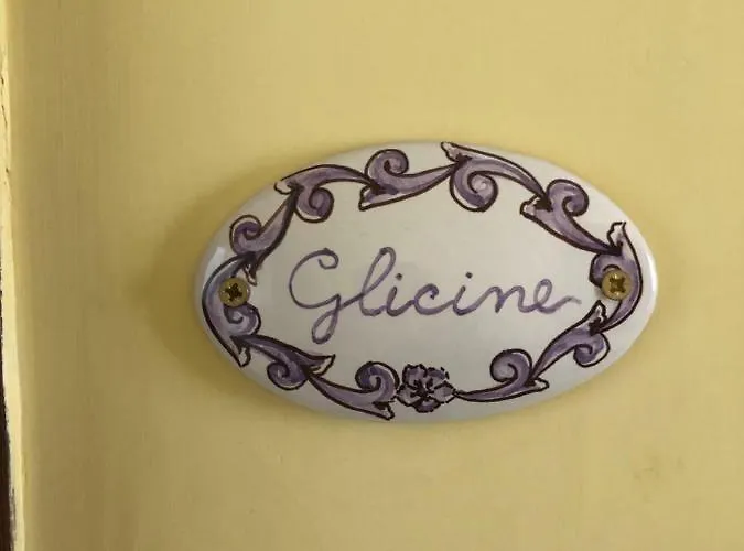 La Casa Di Fafa Bed & Breakfast Naples